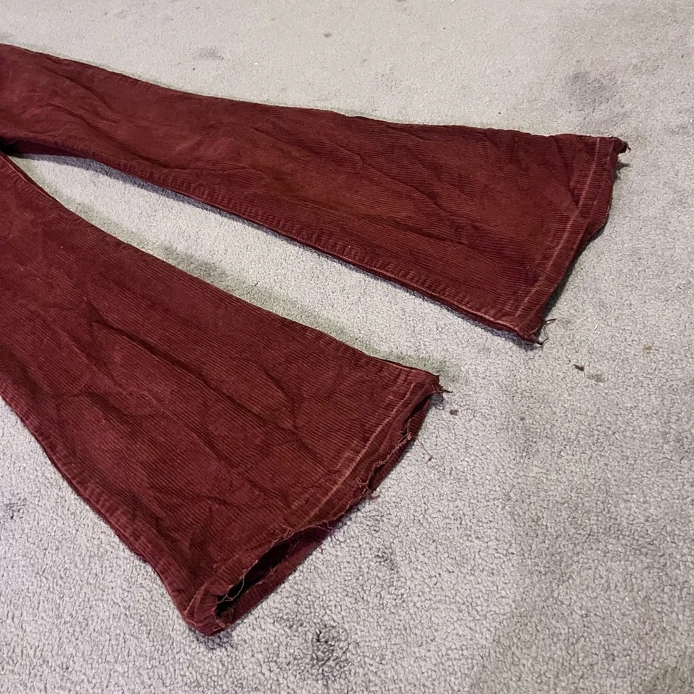 Levis Flared Burgundy Corduroy Pants - Picture 2 of 6